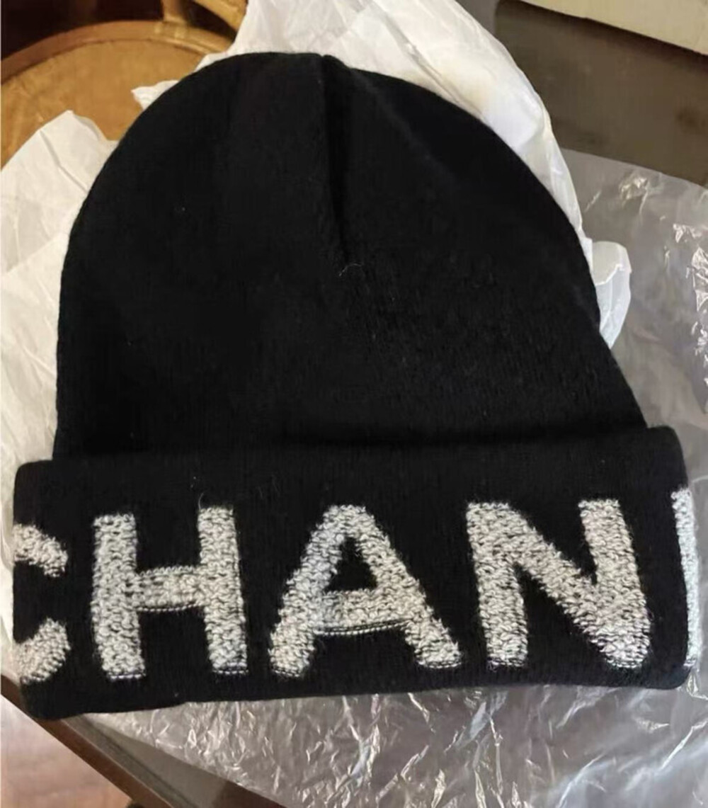 Chanel cashmere knit hat